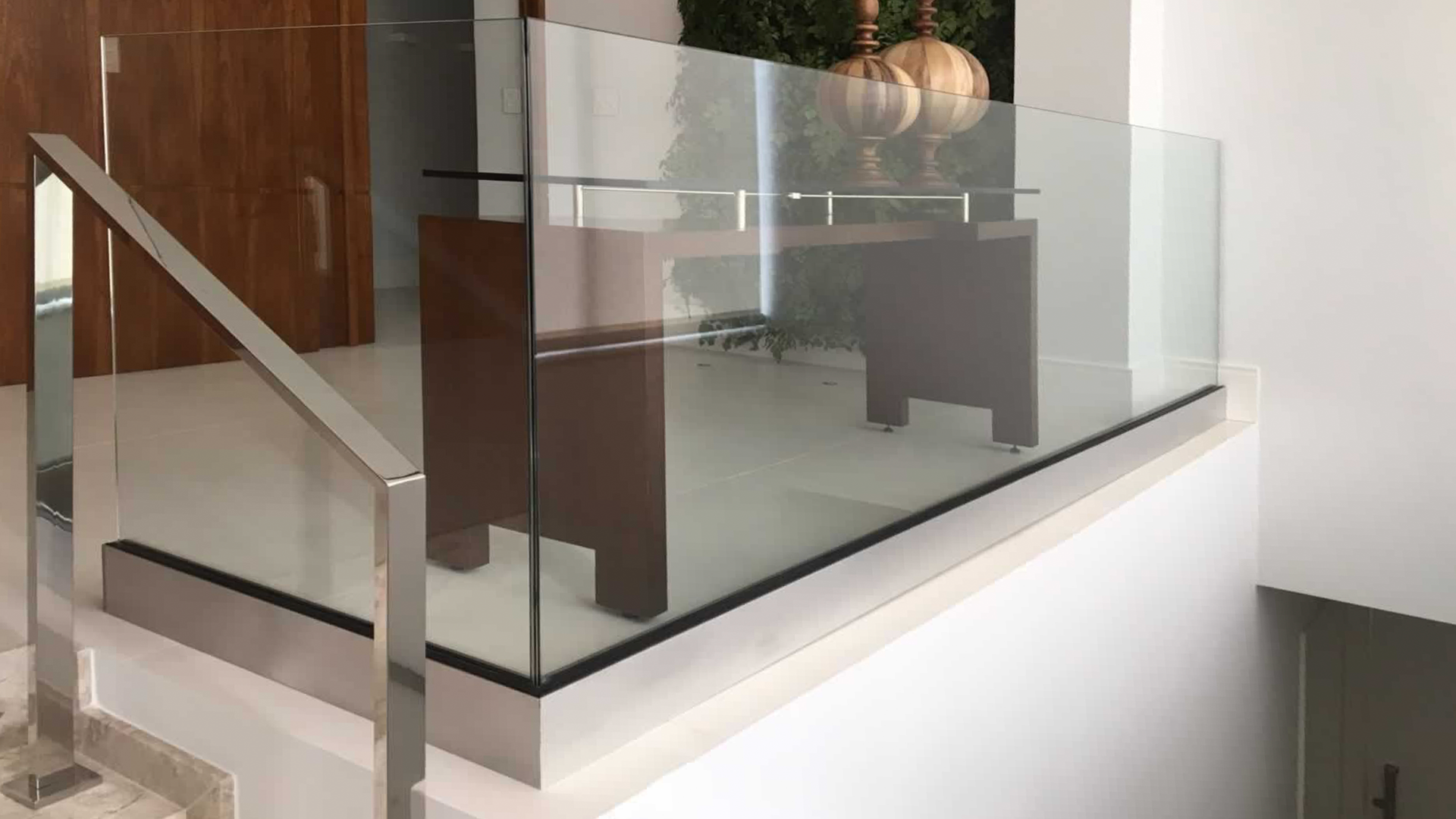 Guarda Corpo Clean View — Ferragens Rollit IT.0095