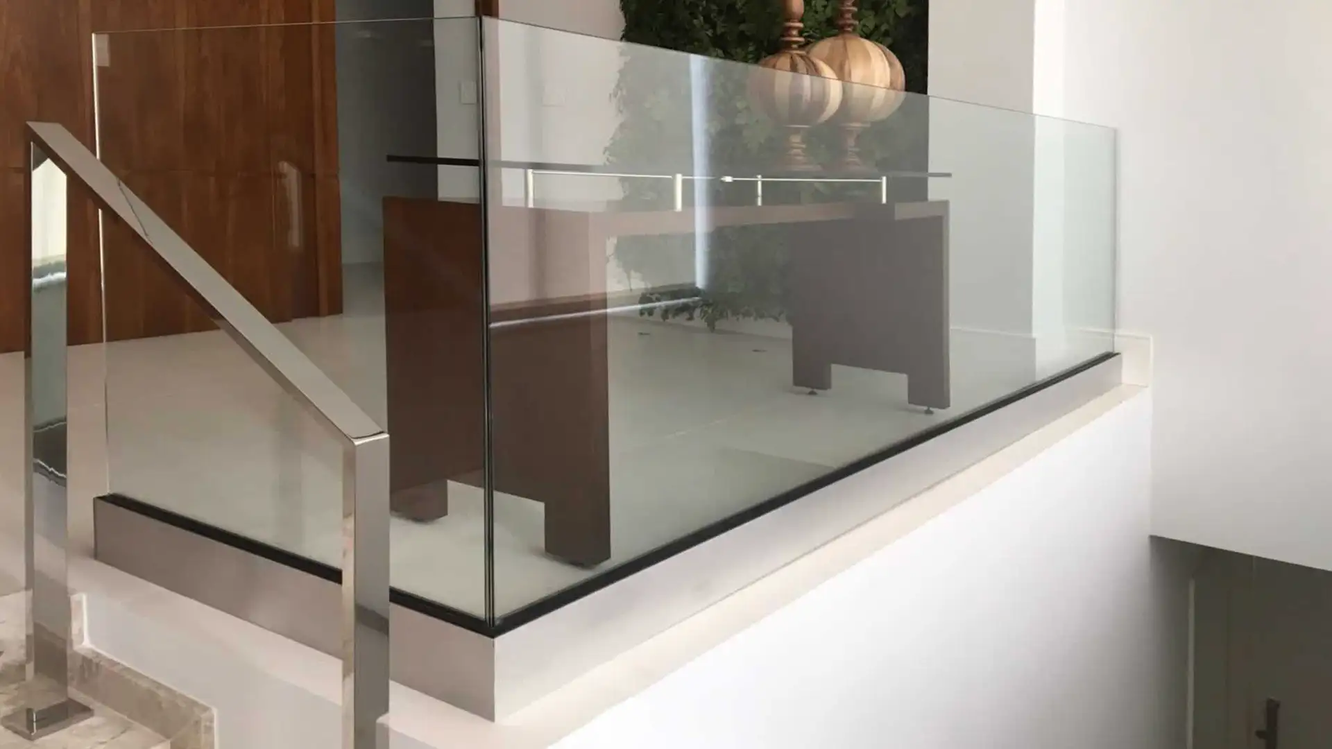 Guarda Corpo Clean View foto 19